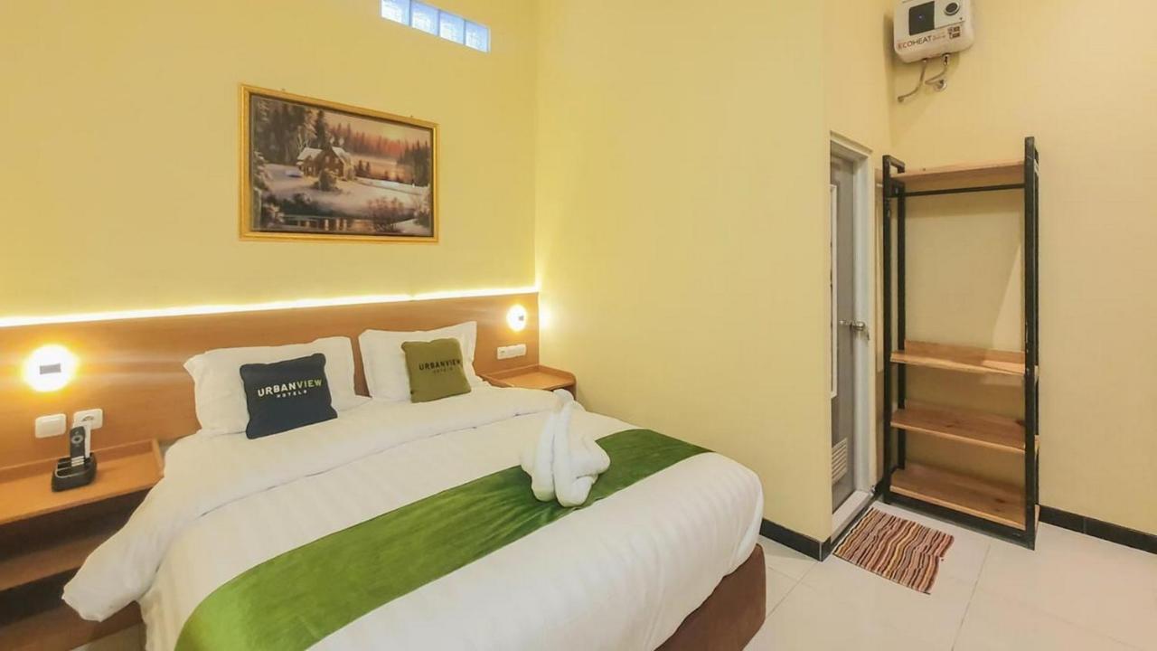Urbanview Hotel Sakura Kampung Inggris Pare By Reddoorz Exterior foto