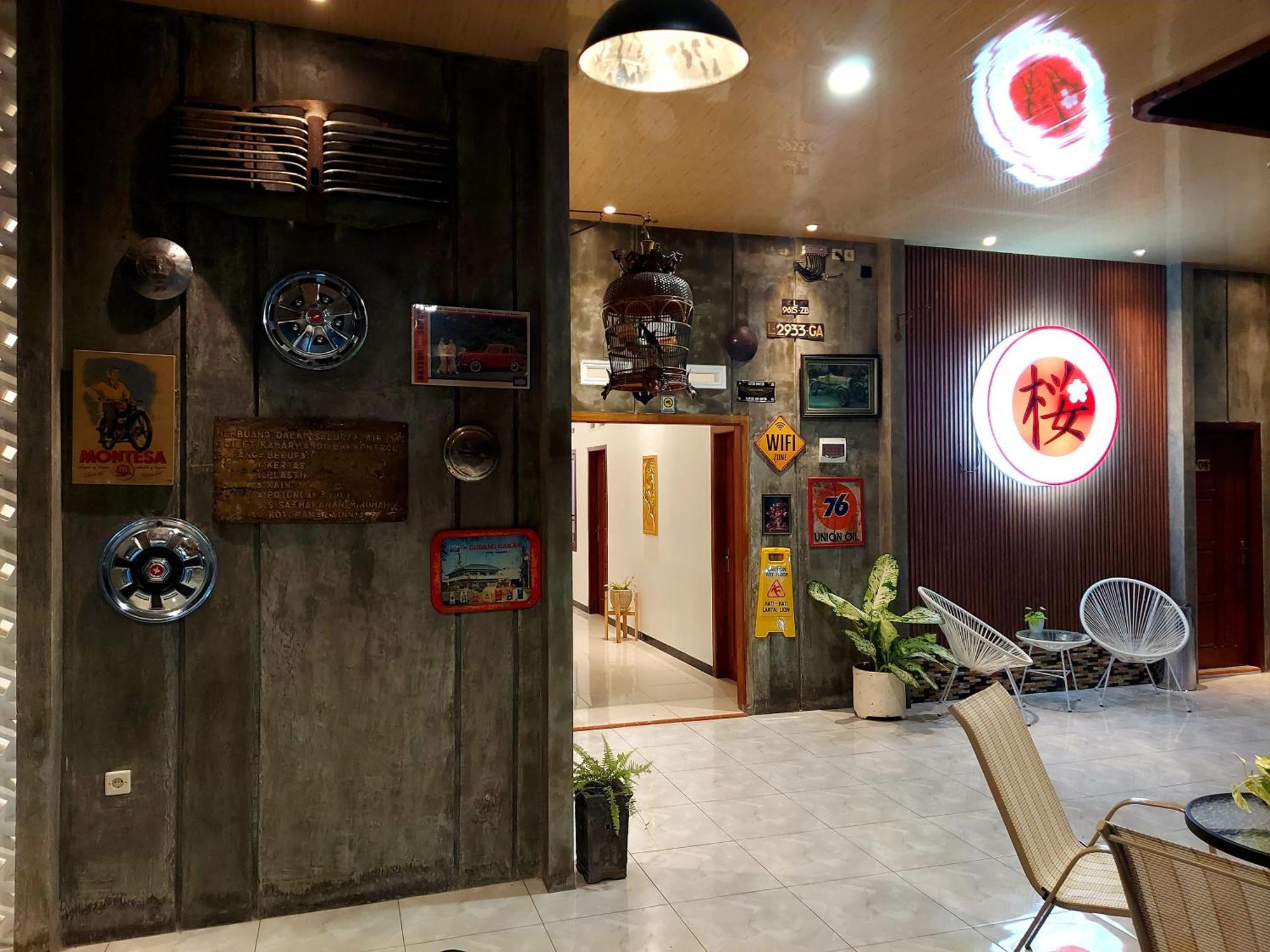 Urbanview Hotel Sakura Kampung Inggris Pare By Reddoorz Exterior foto