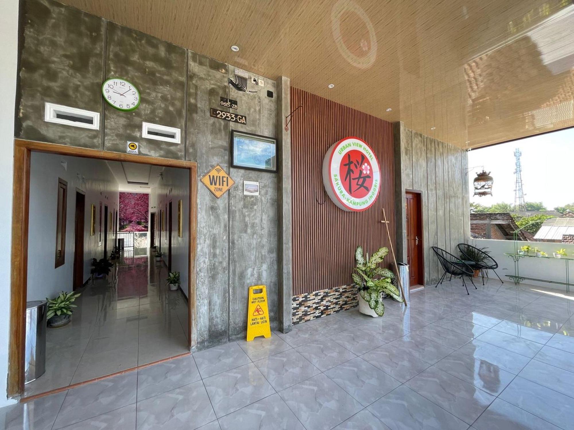 Urbanview Hotel Sakura Kampung Inggris Pare By Reddoorz Exterior foto